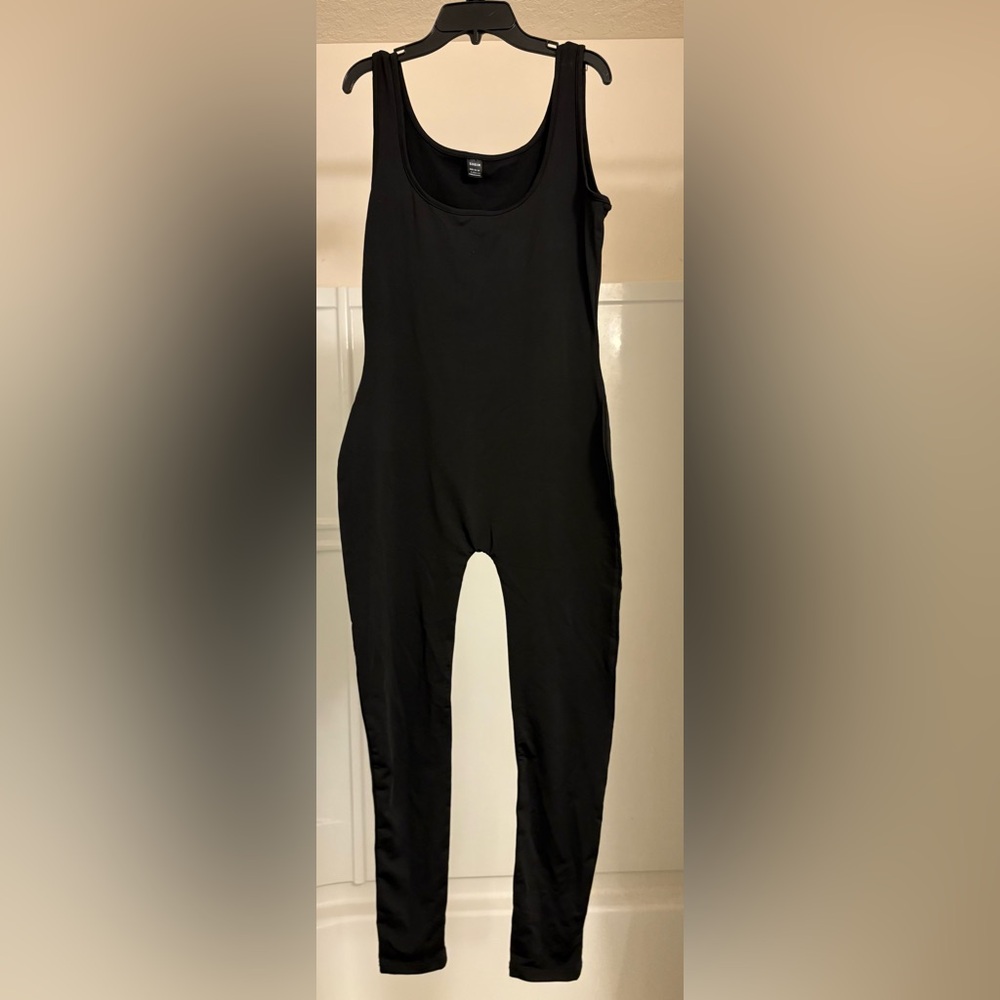 SHEIN Elegant Black Top